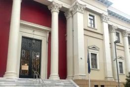 Πάτρα: Από το TikTok στην Εισαγγελία – Eλεύθερος ο πατέρας για το βίντεο με το πιστόλι
