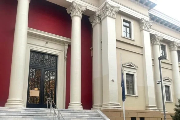 Πάτρα: Από το TikTok στην Εισαγγελία – Eλεύθερος ο πατέρας για το βίντεο με το πιστόλι
