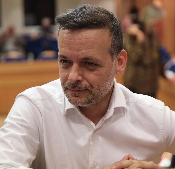 Καρφιά Χάρη Δούκα στον Νίκο Χριστοδουλάκη