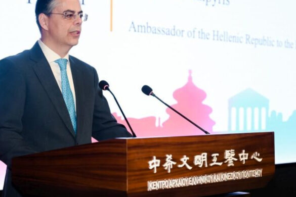 Τη διαχρονική αξία της ελληνικής γλώσσας ως φορέα πολιτισμού ανέδειξε σε φόρουμ ο πρέσβης της Ελλάδας στην Κίνα