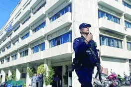 Πατέρας συνελήφθη στην Πάτρα – Βίντεο έδειχνε 12χρονο να πυροβολεί από παράθυρο σπιτιού