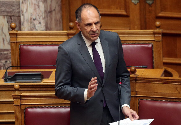 Γεραπετρίτης στη Βουλή: Ο ελληνικός λαός εμπιστεύεται την κυβέρνηση στη διαχείριση κρίσεων