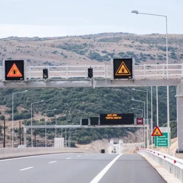 Διακοπή της κυκλοφορίας στην Ιόνια Οδό λόγω της φωτιάς στη Πρέβεζα