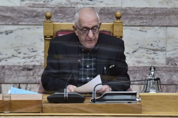 Ο Κακλαμάνης επέβαλε περικοπή μισθού στον βουλευτή της «Νίκης» για τον βανδαλισμό στην Πινακοθήκη
