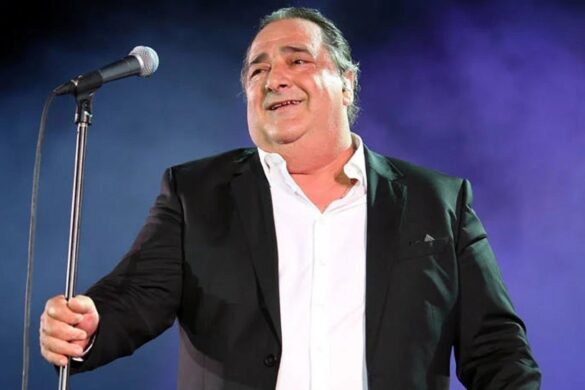 Βασίλης Καρράς – Μεγάλη συναυλία προς τιμήν του τραγουδιστή στο Καλλιμάρμαρο