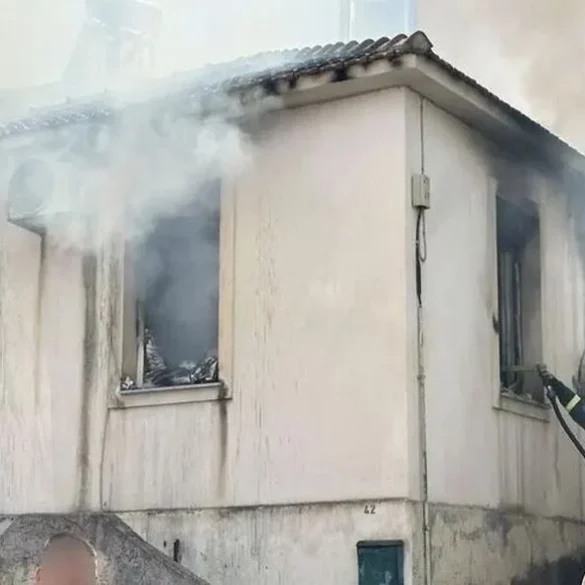 Κεφαλονιά: Φωτιά σε σπίτι στο Αργοστόλι – Απεγκλωβίστηκαν 3 άνθρωποι ανάμεσά τους ένα βρέφος