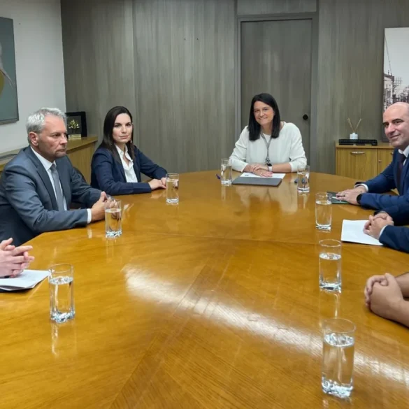 Συνάντηση Κεραμέως – Κεφαλογιάννη με ΠΟΕΕΤ: Πώς θα καλυφθούν τα κενά σε Tουρισμό και Εστίαση