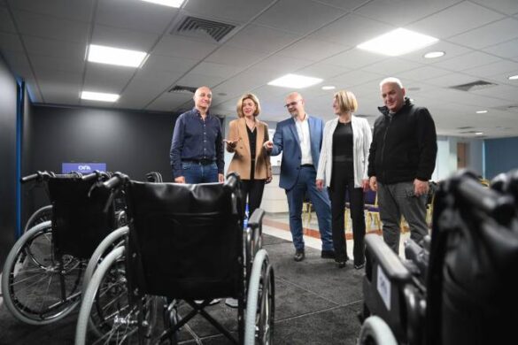 Ο Οργανισμός Λιμένος Πατρών δωρίζει 10 αμαξίδια στο Καραμανδάνειο