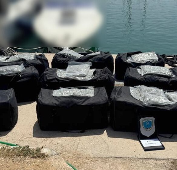 Λιμενικό : Κατάσχεση 194 κιλών ακατέργαστης κάνναβης στη Γλυφάδα