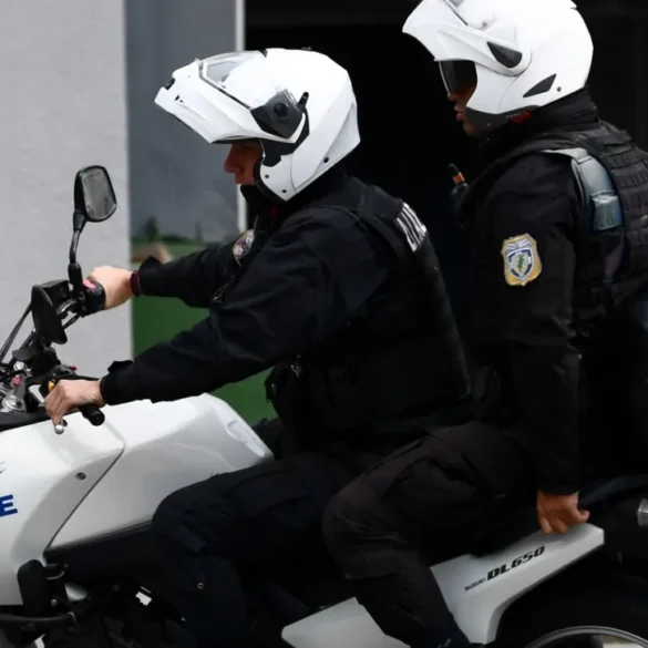 Μέγαρα: 37χρονος τραυμάτισε τη μητέρα, την αδερφή και τον θείο του με μαχαίρι