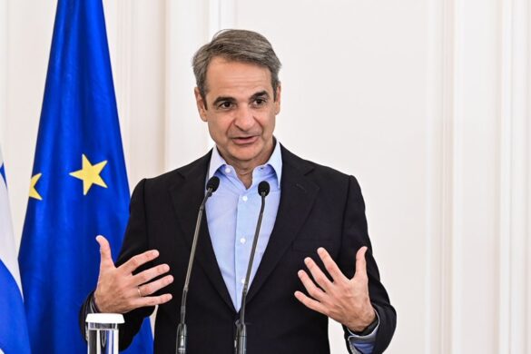 Συνάντηση του Κυριάκου Μητσοτάκη με την επίτροπο Χρηματοοικονομικών Υπηρεσιών της ΕΕ