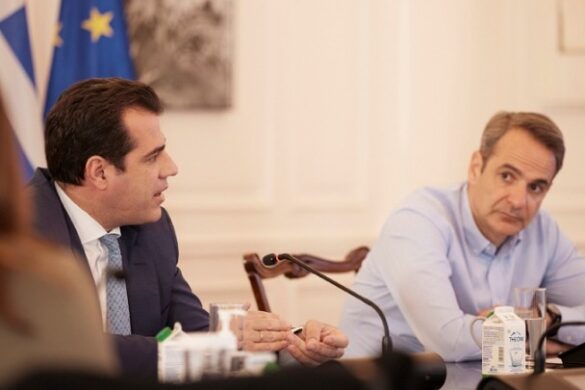 Συνάντηση του Κυριάκου Μητσοτάκη με τον υπουργό Μετανάστευσης