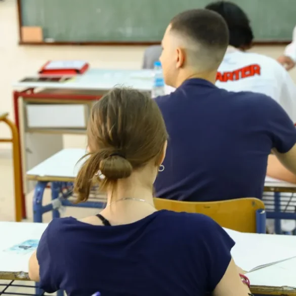 Πανελλήνιες 2026: Πρεμιέρα σήμερα με τη Νεοελληνική Γλώσσα για τους υποψηφίους των ΓΕΛ