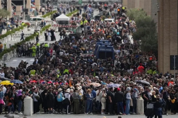 Ολοκληρώνεται το λαϊκό προσκύνημα για τον Πάπα Φραγκίσκο – Οι προετοιμασίες για την κηδεία