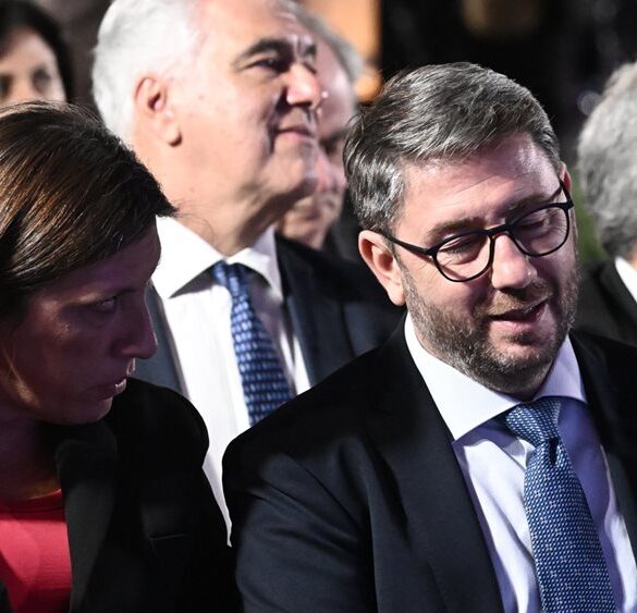 Δεύτερο και πάλι το ΠΑΣΟΚ μέσω πτώσης της Ζωής Κωνσταντοπούλου