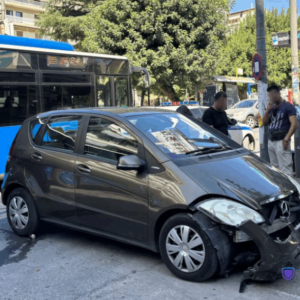 Πάτρα: Στα κρατητήρια 70χρονη επειδή προκάλεσε τροχαίο στη Γούναρη.