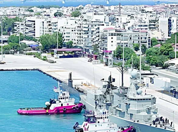 Πάτρα: Πάνω από 2.000 επισκέπτες στα σκάφη του Πολεμικού Ναυτικού «Αδρίας» και «Ωκεανός», παρατείνεται η παραμονή τους