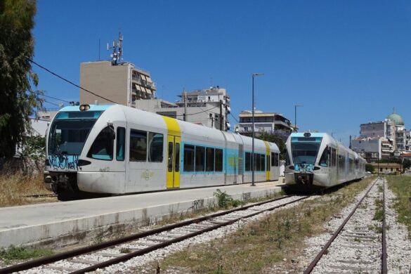 Φωτιά στην Αχαΐα: Διακοπή δρομολογίων τρένων και λεωφορείων στο τμήμα Βραχνέικα – Καμίνια