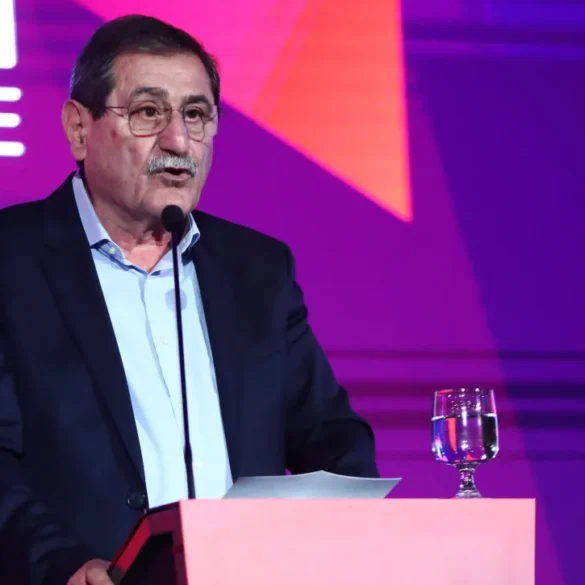 Τροχαίο ατύχημα για τον δήμαρχο Πάτρας Κ. Πελετίδη – Το αυτοκίνητο του συγκρούστηκε με λεωφορείο