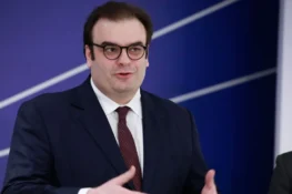 Κ. Πιερρακάκης: Έχουμε την ταχύτερη αποκλιμάκωση χρέους παγκοσμίως