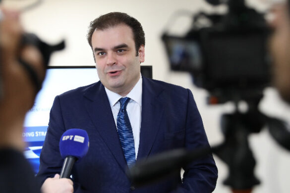 Κ. Πιερρακάκης: Δωρέαν όλες οι αναλήψεις μέσω ΔΙΑΣ στα ΑΤΜ των τραπεζών – Πλαφόν χρέωσης 1,5 ευρώ στα δίκτυα ATM τρίτων