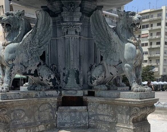 Πάτρα: Συνάντηση με τον συντηρητή για τα σιντριβάνια της πλατείας Γεωργίου είχε ο Δήμος