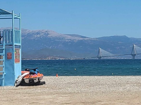 Έλεγχοι σε παραλίες της Αχαΐας: Αυξημένες τιμές στο Νότιο Πάρκο Πάτρας
