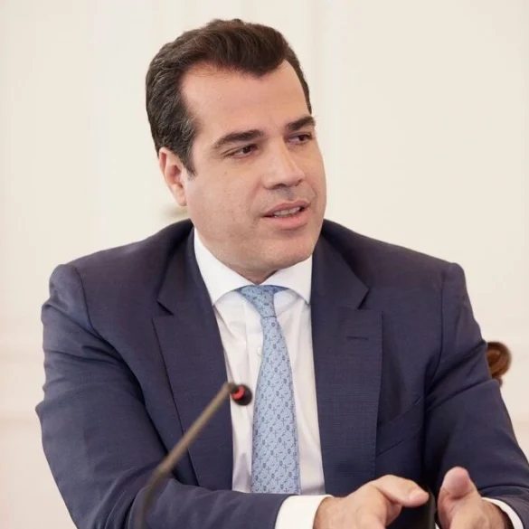 Πλεύρης: Κέντρα κράτησης με χρηματοδότηση της Ευρώπης σε τρίτες χώρες