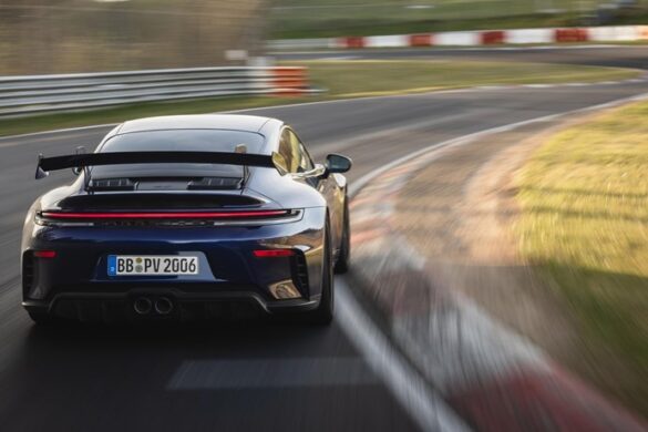 Η Porsche απέδειξε με ένα απίστευτο ρεκόρ γιατί τα χειροκίνητα κιβώτια δεν έχουν πεθάνει