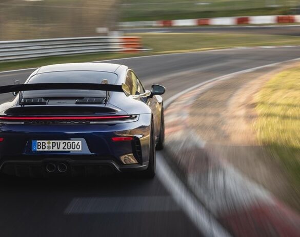 Η Porsche απέδειξε με ένα απίστευτο ρεκόρ γιατί τα χειροκίνητα κιβώτια δεν έχουν πεθάνει