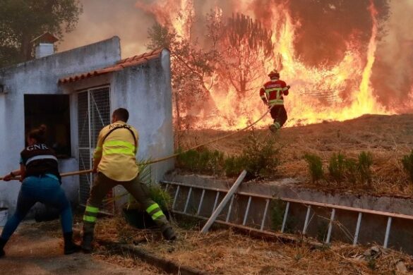 Σε κατάσταση συναγερμού η Πορτογαλία – Τρεις μεγάλες δασικές πυρκαγιές
