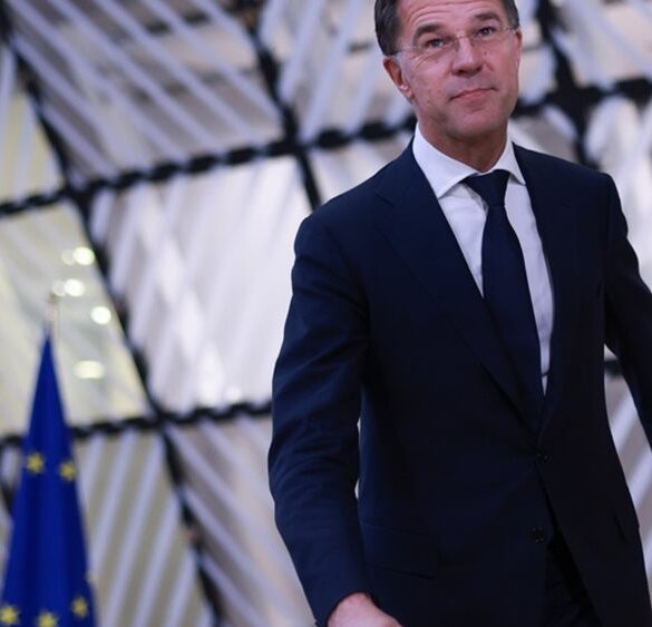 Ρούτε : Το ΝΑΤΟ υποστηρίζει πλήρως την εδαφική ακεραιότητα της Βοσνίας