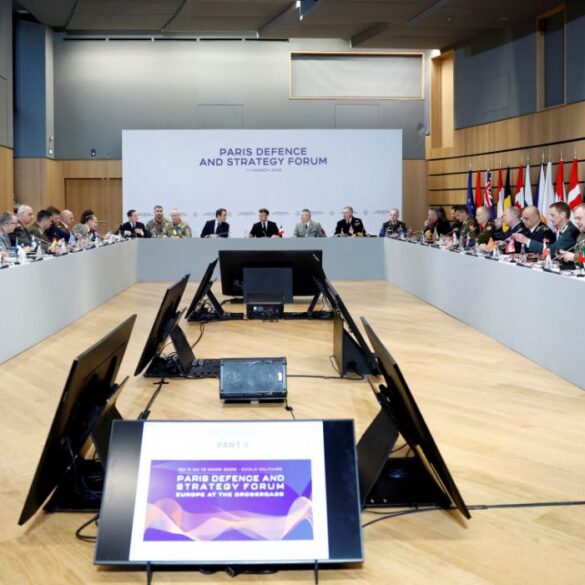 Σύνοδος Στρατηγών στο Παρίσι: Οι προϋποθέσεις για συμμετοχή της Ελλάδας σε ειρηνευτική δύναμη στην Ουκρανία