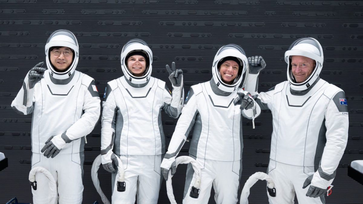 SpaceX - Επιτυχημένη εκτόξευση του σκάφους που μεταφέρει τους πρώτους ανθρώπους πάνω από τους πόλους 2 fineview