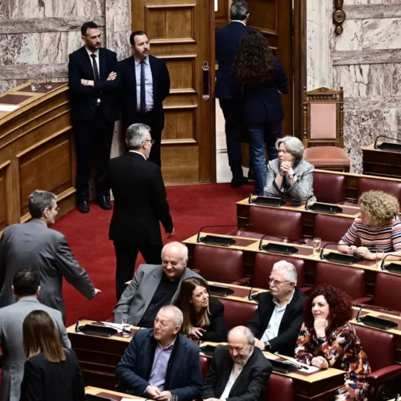 Βουλή για Τριαντόπουλο: Αποχώρησε ο ΣΥΡΙΖΑ από την συνεδρίαση