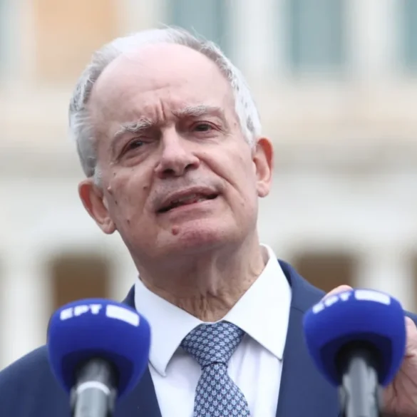 Προεδρικό Μέγαρο: Οι απουσίες Τσίπρα – Δούρου, ερώτημα η συμμετοχή Σαμαρά