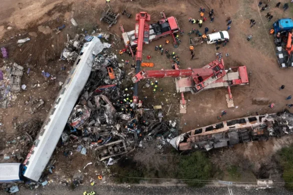 Στη Βουλή η δικογραφία για το δυστύχημα στα Τέμπη: Θα ελεγχθούν τυχόν ευθύνες Καραμανλή – Σπίρτζη