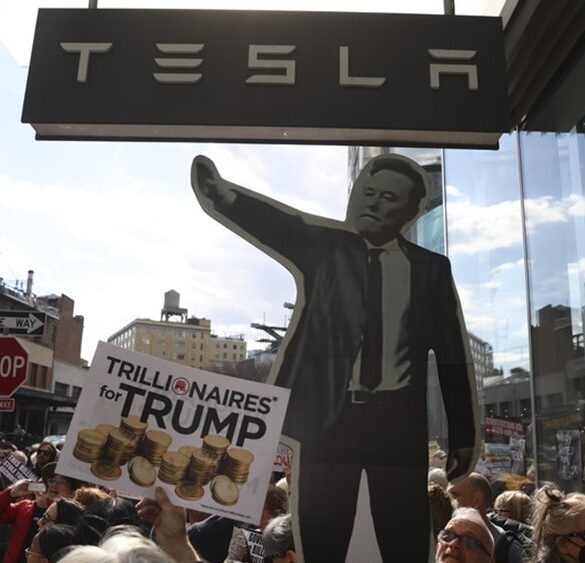 Tesla: Οι short sellers έβγαλαν 16 δισ. δολ. από τη βουτιά της μετοχής