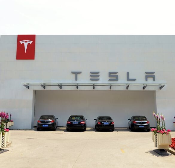 Η Tesla θέλει να προμηθεύσει ηλεκτρική ενέργεια στα βρετανικά νοικοκυριά.