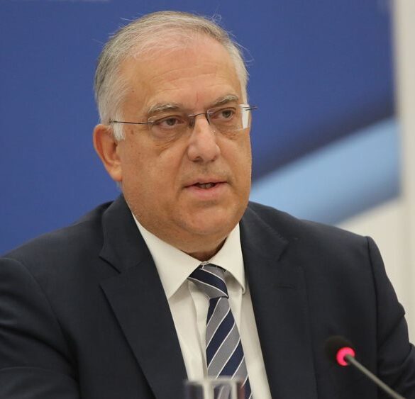 Μειώσεις στις τιμές των βασικών προϊόντων προανήγγειλε ο Θεοδωρικάκος