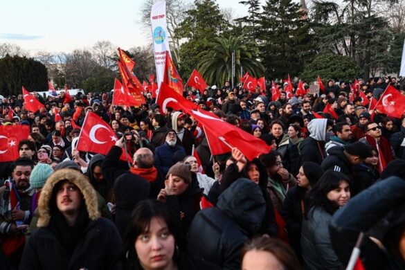 Σε αναβρασμό η Τουρκία – Νέες διαδηλώσεις υπέρ Ιμάμογλου