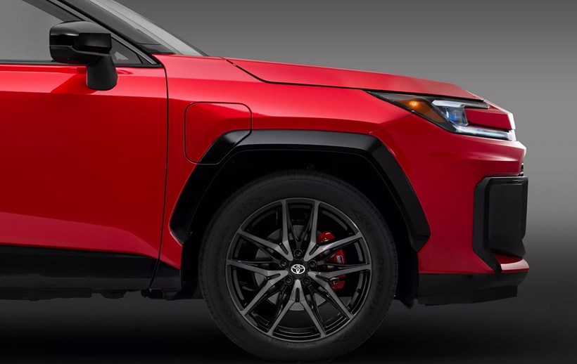 Αυτό είναι το νέο Toyota RAV4 και έχει έκδοση GR Sport 3 fineview toyota 3 1