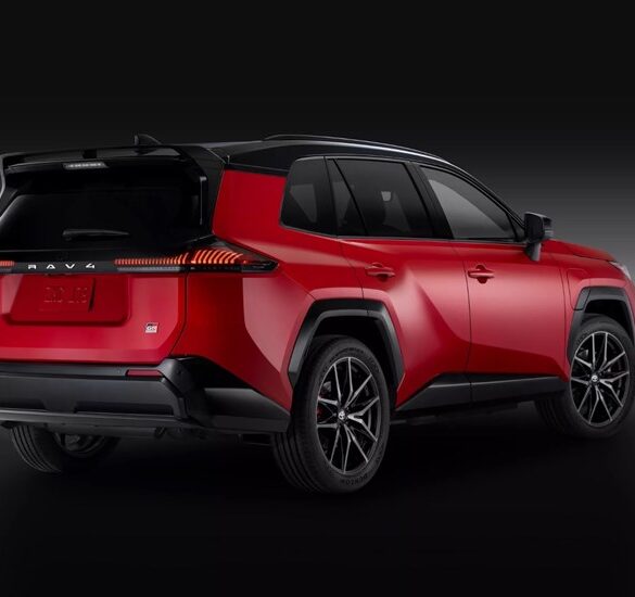  Αυτό είναι το νέο Toyota RAV4 και έχει έκδοση GR Sport