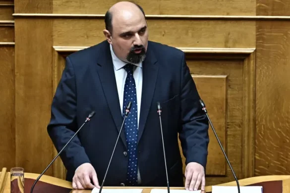 Βουλή – Προκαταρκτική Επιτροπή – Κατέθεσε με υπόμνημα ο Χρ. Τριαντόπουλος.