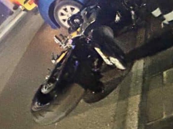 Πάτρα: Σφοδρή σύγκρουση μηχανής με αυτοκίνητο – Στο Νοσοκομείο ο οδηγός
