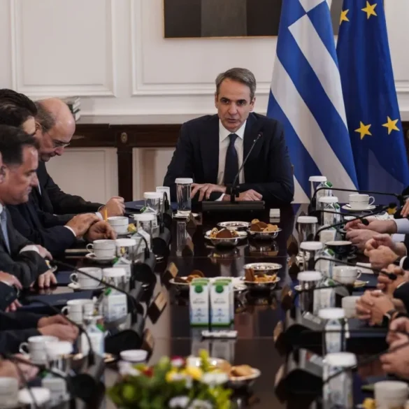 Σε εξέλιξη το Υπουργικό Συμβούλιο – Επί τάπητος το νομοσχέδιο για αναβάθμιση του σιδηροδρόμου