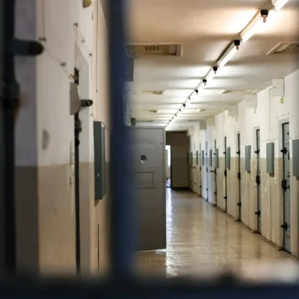 Βόλος – Ένοχος 50χρονος που μαχαίρωσε την σύντροφο του
