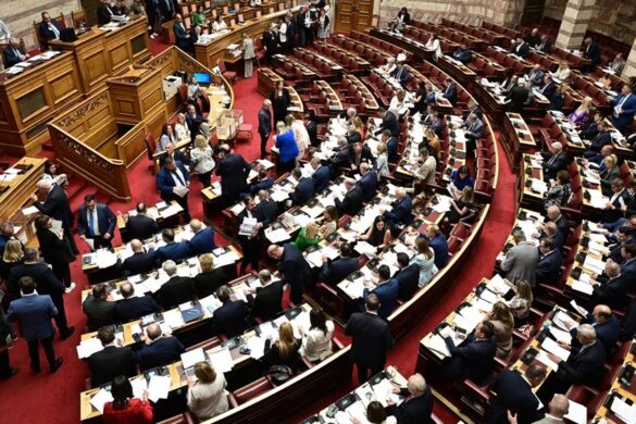 Βουλή-ΟΠΕΚΕΠΕ: Πώς απαντούν κυβερνητικές πηγές στην αντιπολίτευση για «ακυρότητα» της διαδικασίας