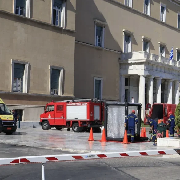 Ύποπτος φάκελος έξω από τη Βουλή – Παραλήπτης ο Κ. Μητσοτάκης, από Ρωσία ο αποστολέας