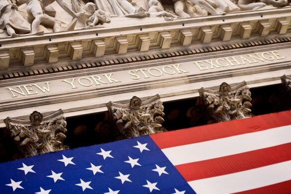 Wall Street : Ήπιες απώλειες στη σκιά των δασμών